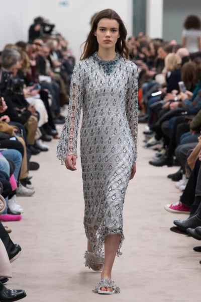Look 8